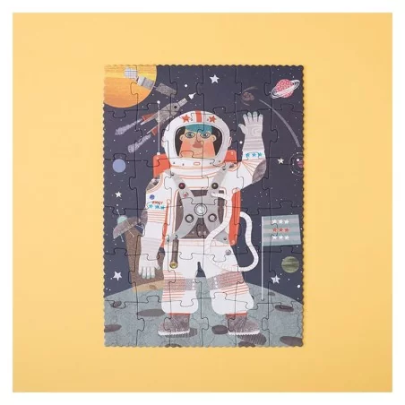 Astronaut pocket puzzle Astronaut pocket puzzle