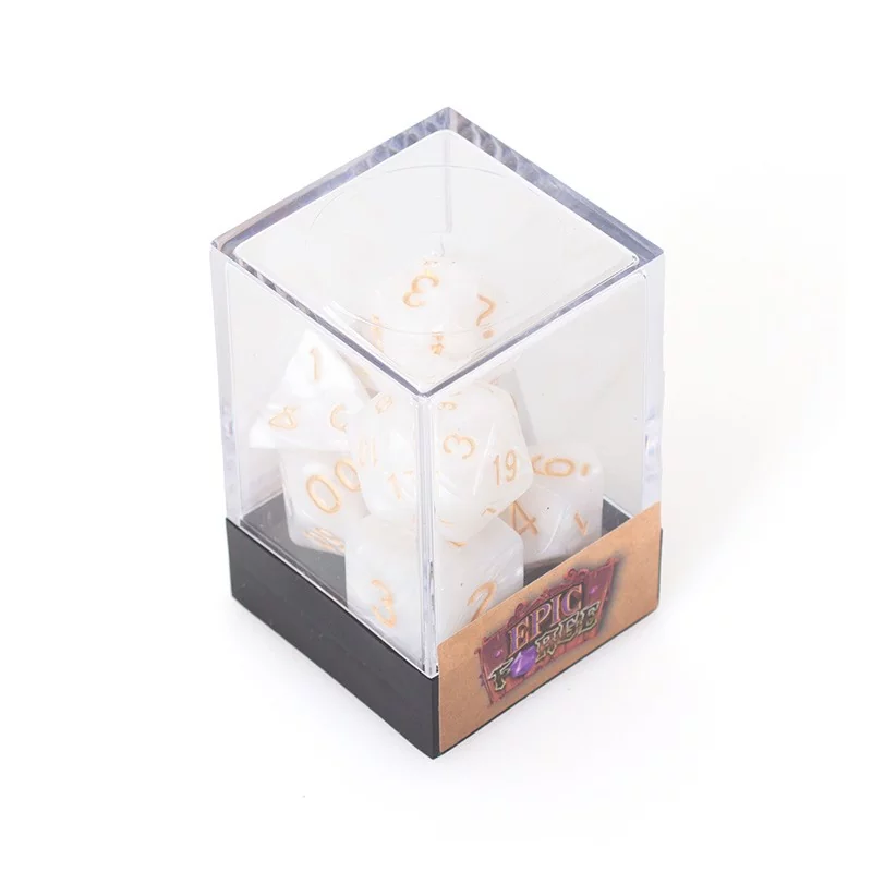 Lot de 7 Dés multiformat en boîte – Blanc nacré et or Lot de 7 Dés multiformat en boîte – Blanc nacré et or